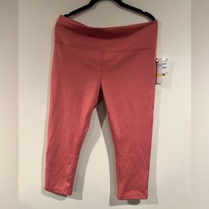 BNWT Zella capri leggings